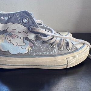 Cinnamon roll- Kids High-Top Sneakers - light blue